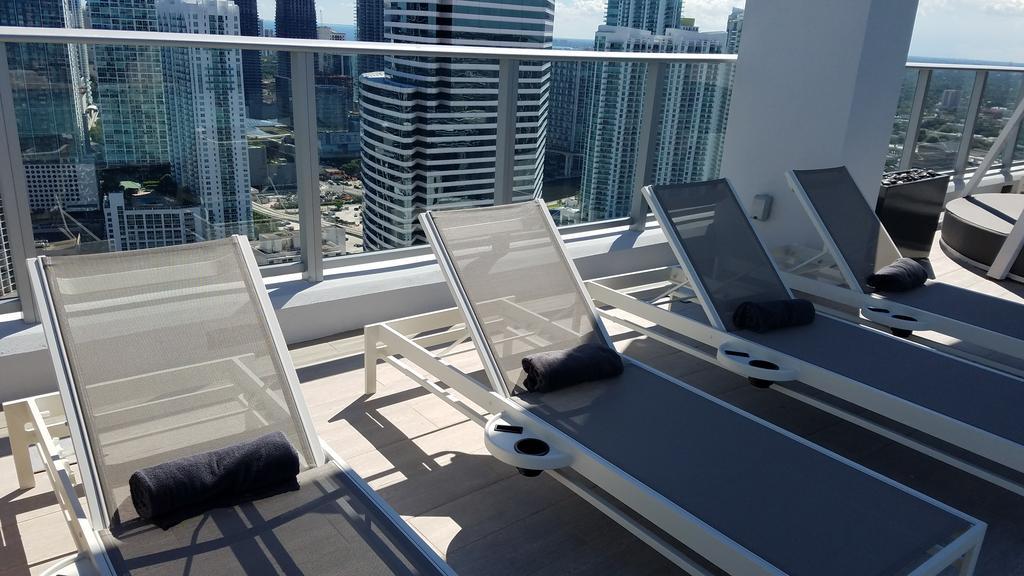 Downtown Miami Deluxe Apartment Exterior photo