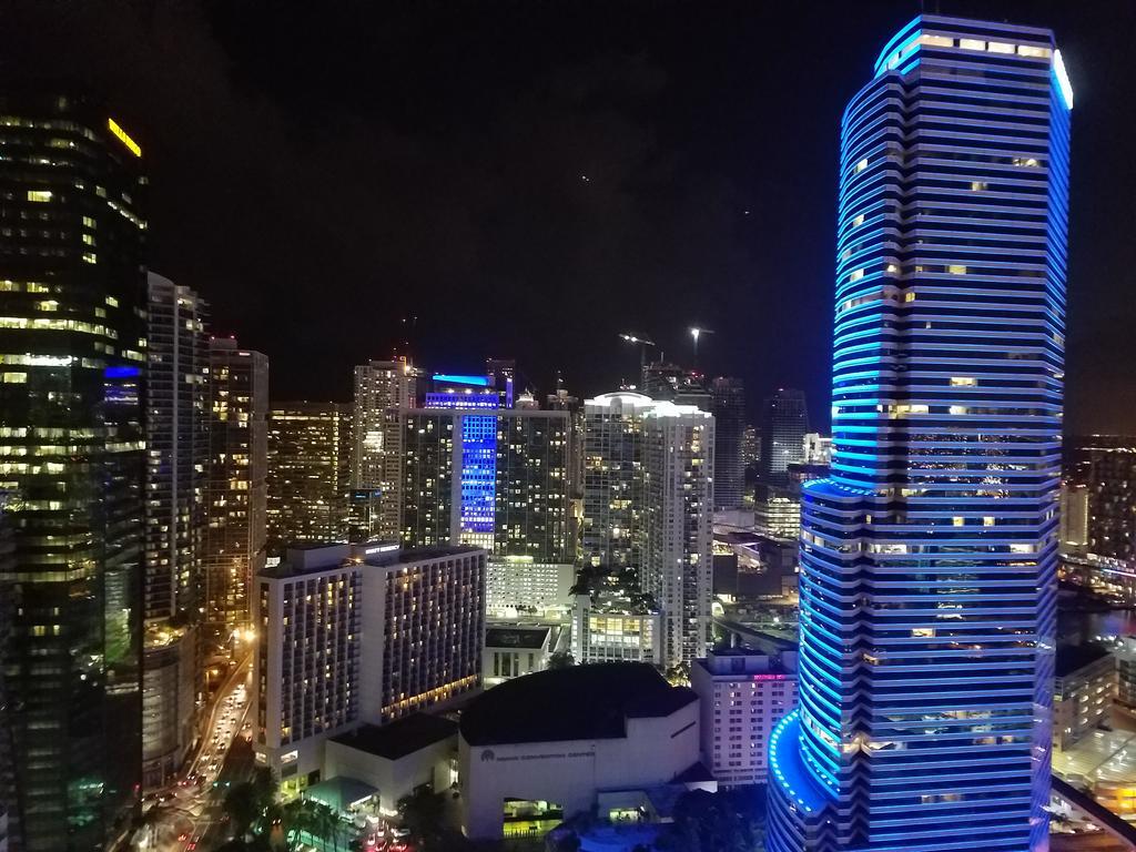 Downtown Miami Deluxe Apartment Exterior photo